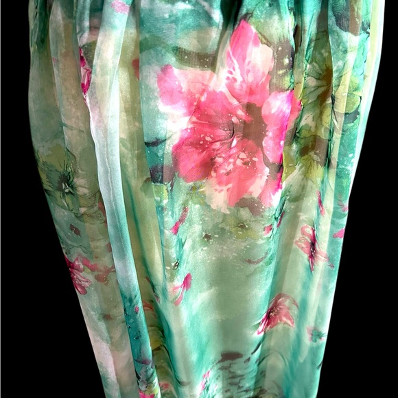 Filmy Floral Green Maxi Skirt fully lined and ready to party - Picture 4 of 8